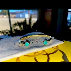 Kendra Scott Cuff✨